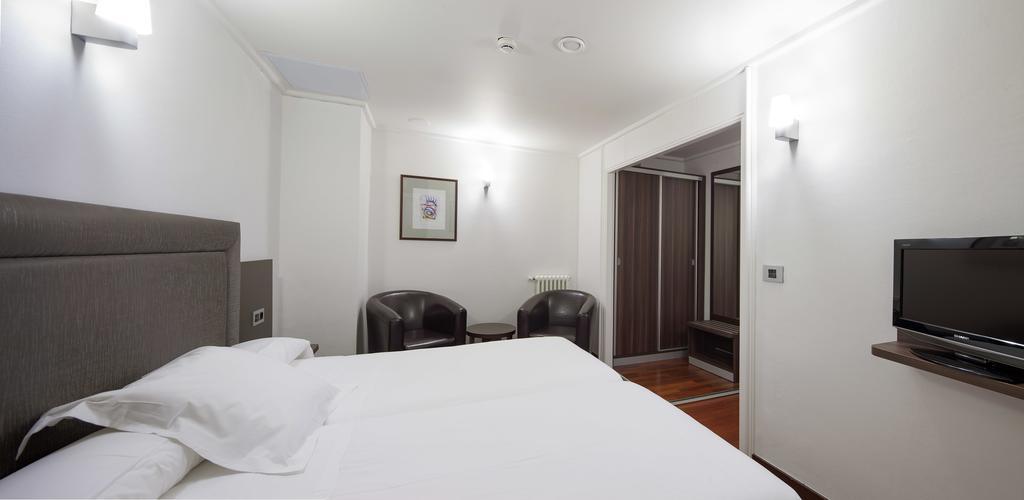 Hotel Yoldi Pamplona Exteriér fotografie