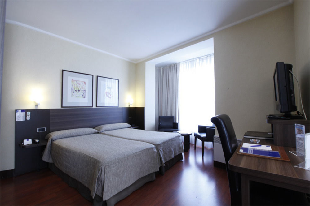 Hotel Yoldi Pamplona Exteriér fotografie